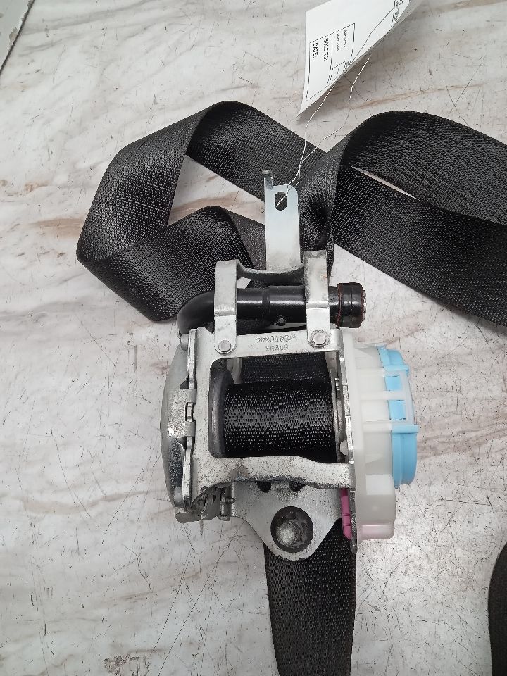 2016 CHEVROLET MALIBU 4cyl Gasoline Turbo 1.5 Seat Belt, Front - 340882 — photo 5