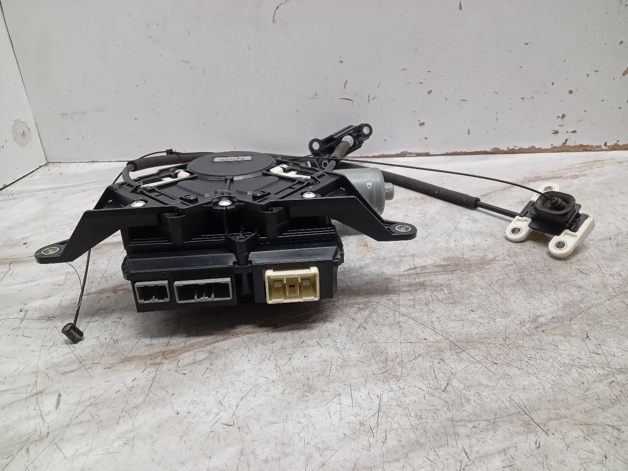2013 HONDA ODYSSEY 6cyl Gasoline 3.5 Right ELECTRIC DOOR MOTOR - 341200 — photo 2