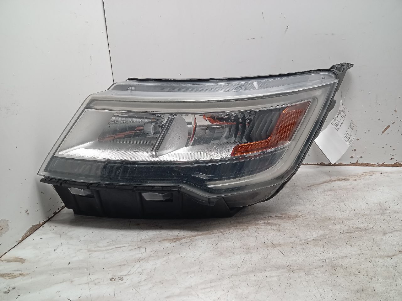 2016 FORD EXPLORER 6cyl Gasoline 3.5 Left HEADLAMP ASSEMBLY - 342100