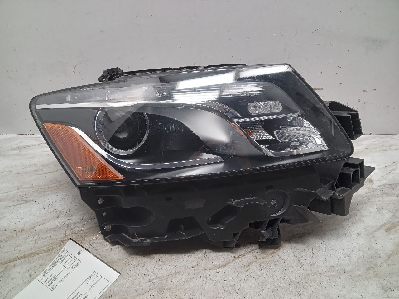 2010 AUDI Q5 6cyl Gasoline 3.2 Right HEADLAMP ASSEMBLY - 344106
