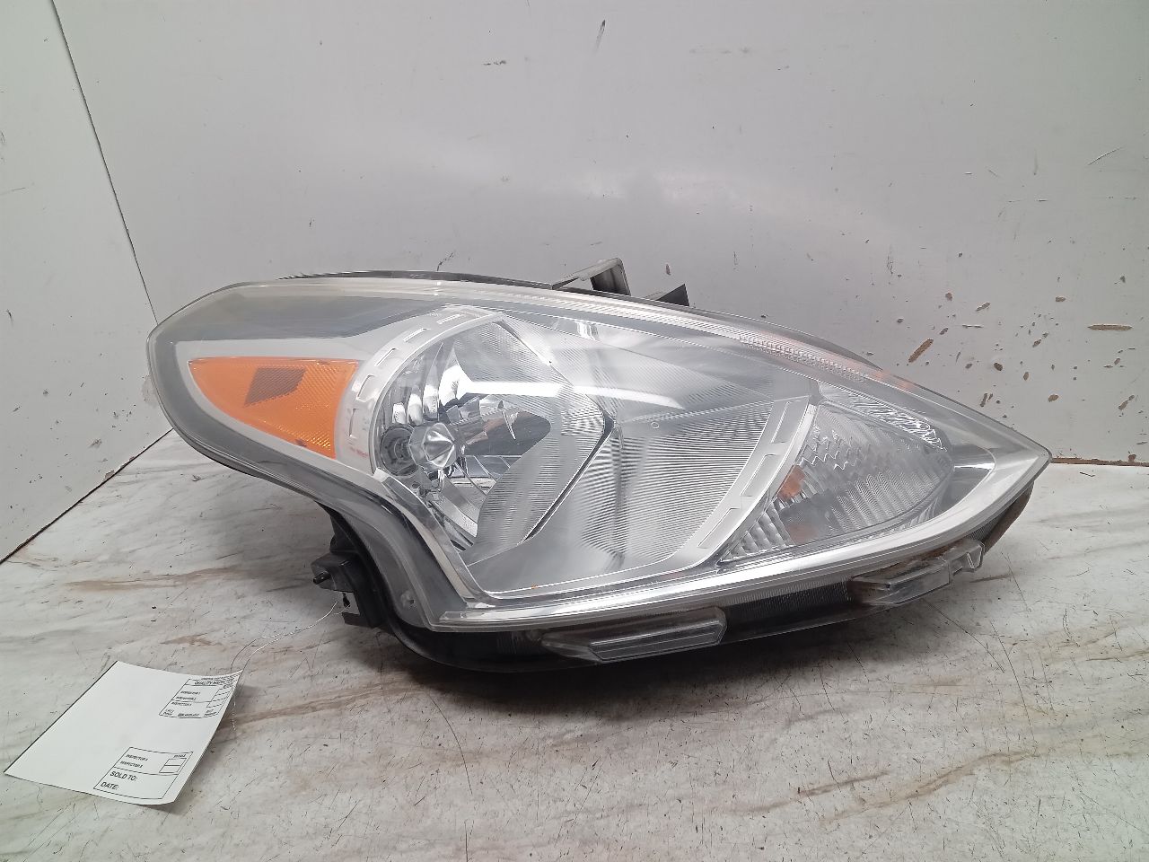 2015 NISSAN VERSA 4cyl Gasoline 1.6 DOHC Left HEADLAMP ASSEMBLY - 344248
