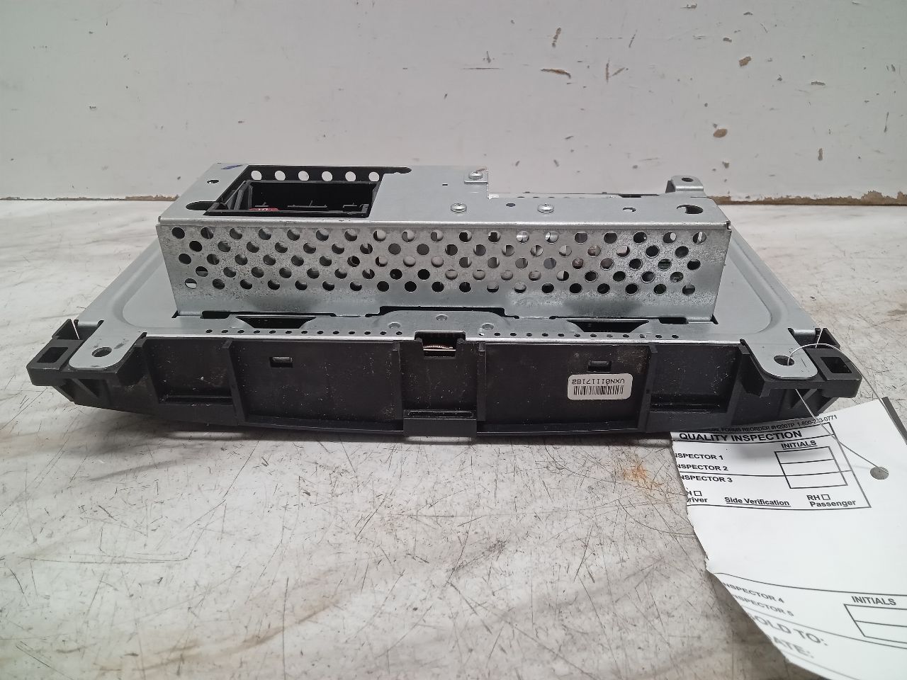 2017 MERCEDES-BENZ METRIS 2.0L 4cyl Turbo Gasoline Radio Audio - 344315 — photo 3