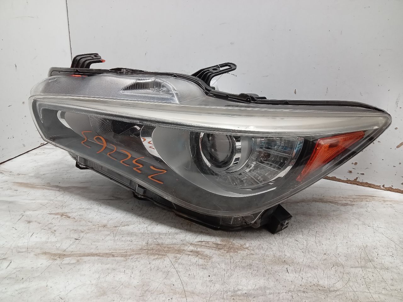 2017 INFINITI Q50 6cyl Gasoline Turbo 3.0 Left HEADLAMP ASSEMBLY - 344910