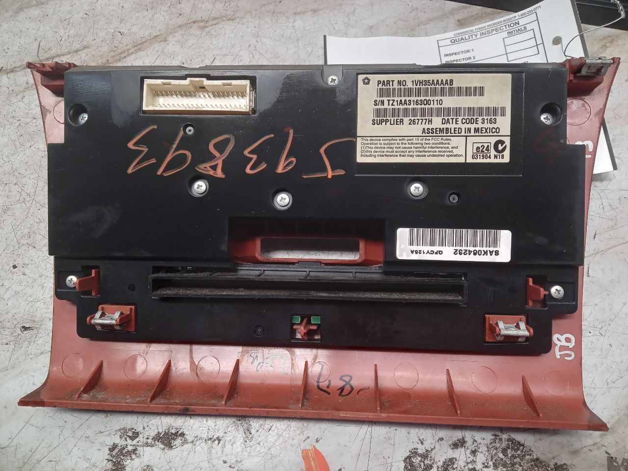 2014 CHRYSLER 300 6cyl Gasoline 3.6 TEMP CONTROL - 344950 — photo 2