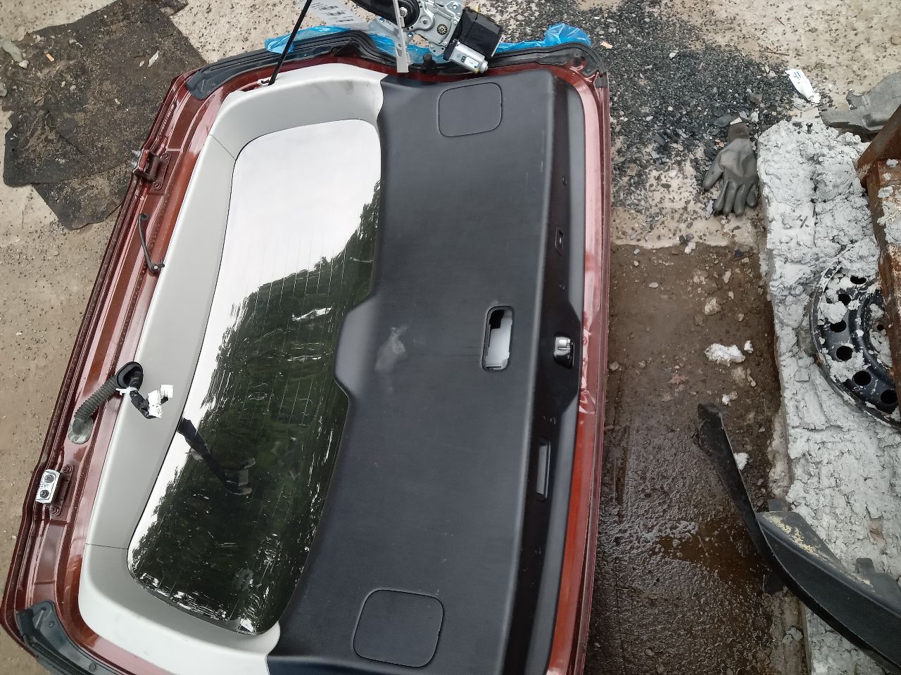 2017 NISSAN ARMADA 5.6L 8cyl Gasoline VVT Decklid  Tailgate - 344977 — photo 7