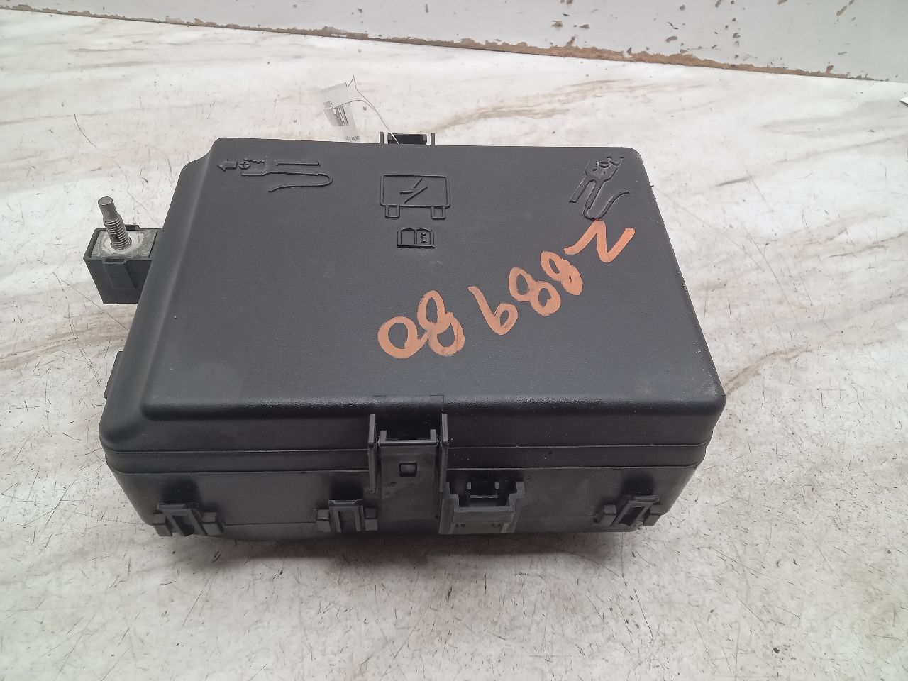 2018 DODGE CHALLENGER 3.6L 6cyl VVT Fuse Box, Engine - 345037 — photo 2