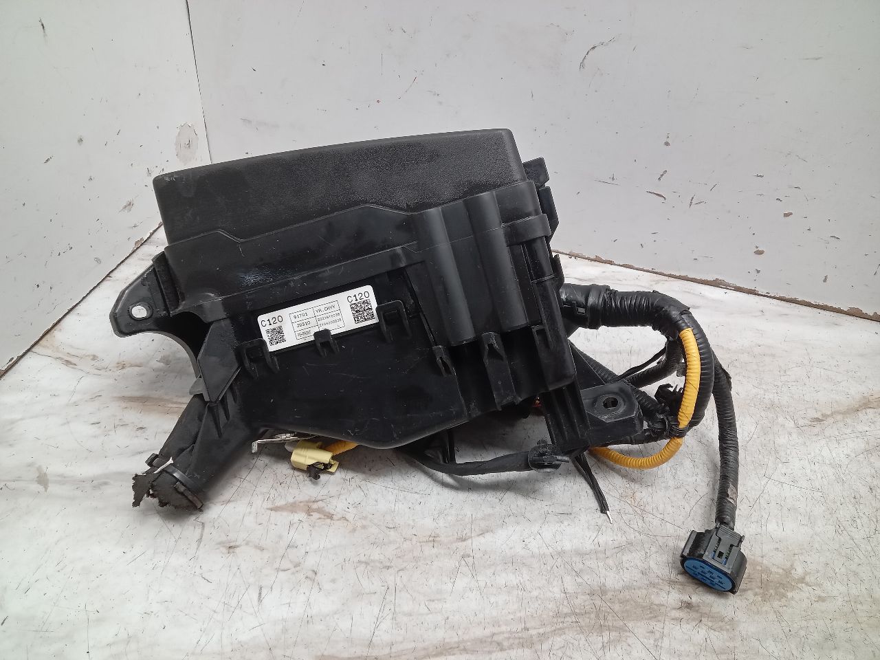 2022 HYUNDAI KONA 2.0L 4cyl Gasoline VVT Fuse Box, Engine - 345528 — photo 4