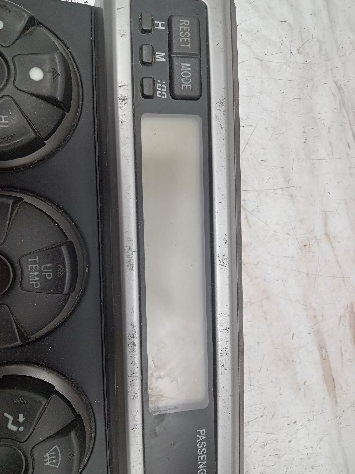 2004 TOYOTA 4 RUNNER 6cyl Gasoline 4.0 TEMP CONTROL - 346199 — photo 2