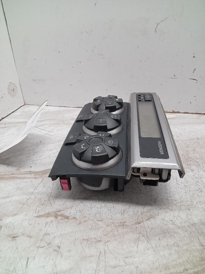 2004 TOYOTA 4 RUNNER 6cyl Gasoline 4.0 TEMP CONTROL - 346199 — photo 4