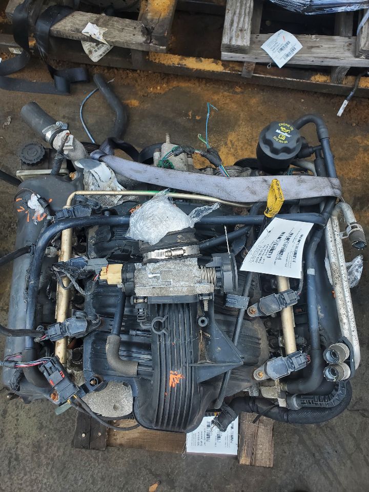 2005 JEEP LIBERTY 6cyl Gasoline 3.7 ENGINE ASSEMBLY - 347594 — photo 2