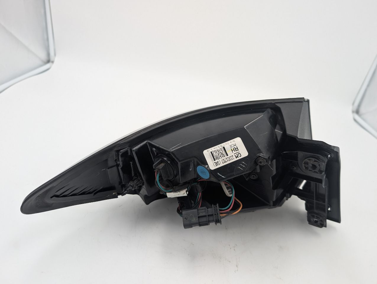 2017 CHEVROLET TRAVERSE 6cyl Gasoline 3.6 Right TAIL LAMP - 347712 — photo 4