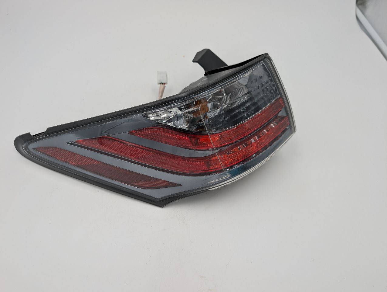 2012 LEXUS CT200H 4cyl Hybrid 1.8 Left TAIL LAMP - 347795 — photo 2