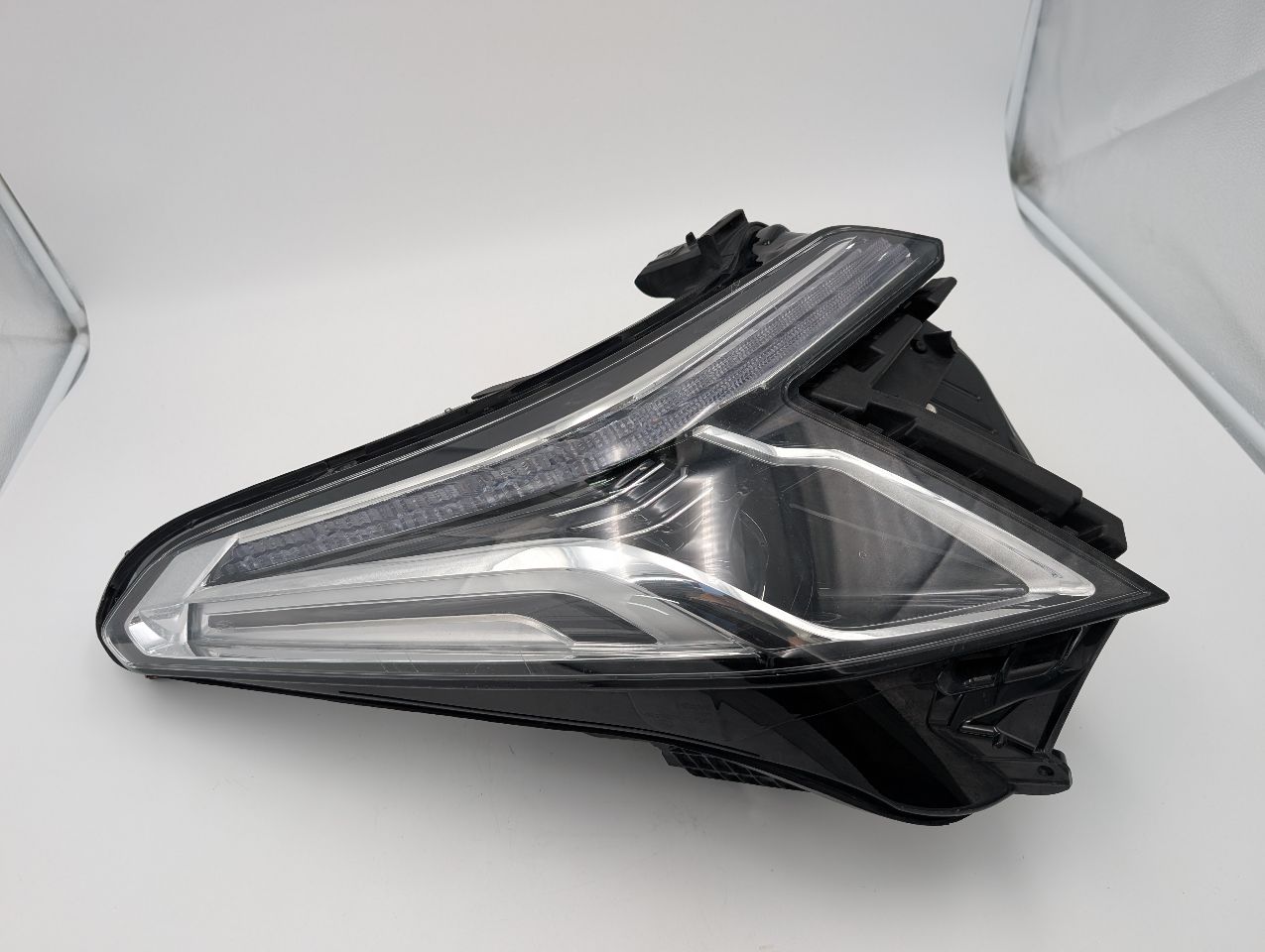 2021 CADILLAC XT5 3.6L 6cyl Gasoline VVT Left HEADLAMP ASSEMBLY - 347895