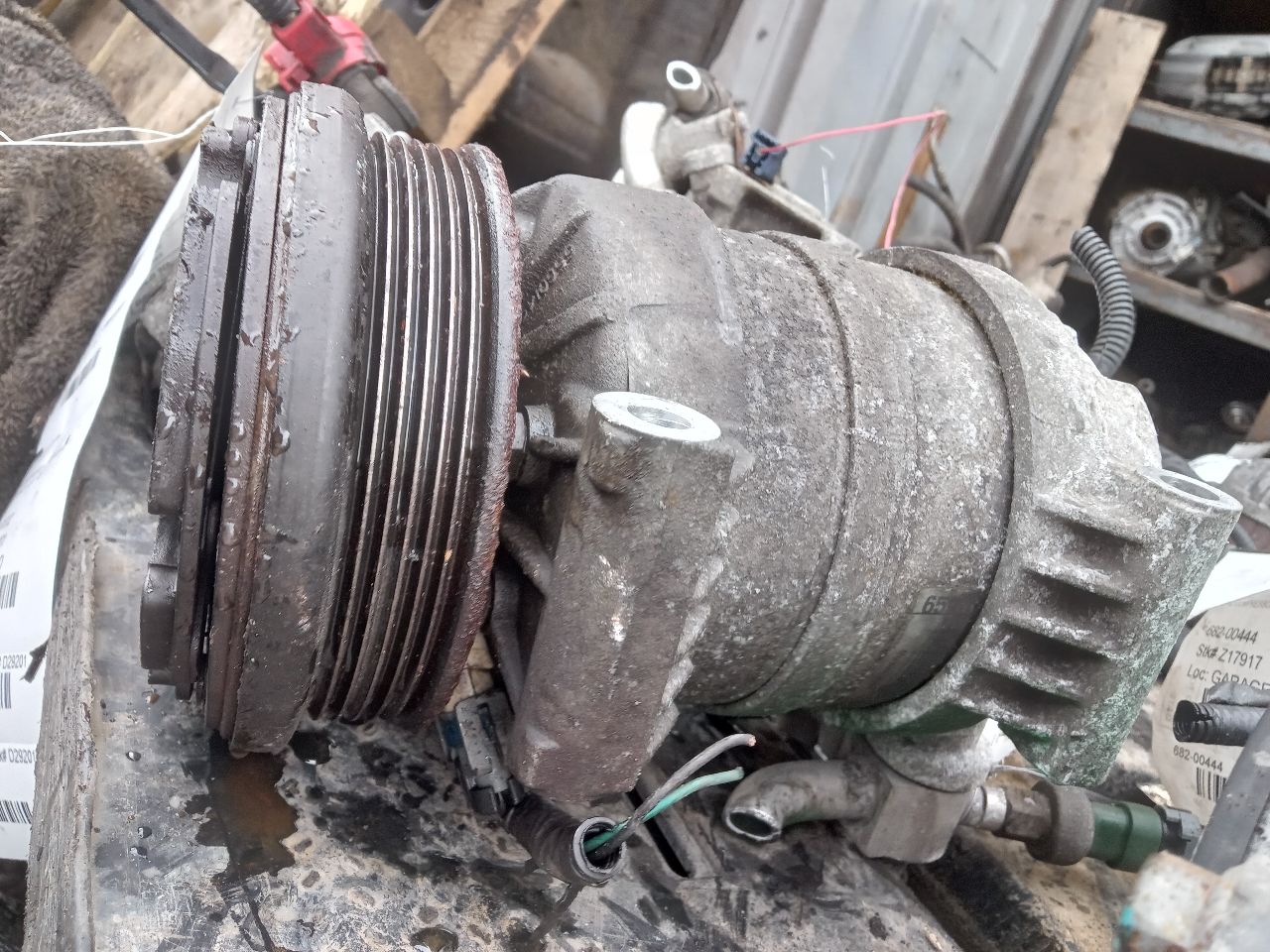 2000 CHEVROLET TAHOE 8cyl Gasoline 5.7 AC COMPRESSOR - 348766 — photo 4