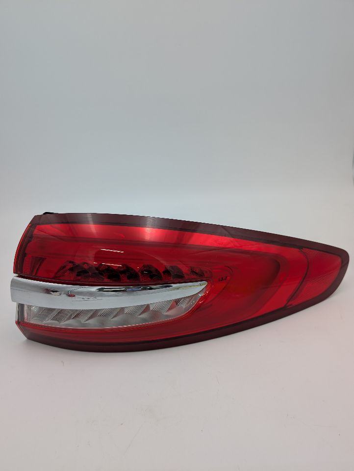 2016 FORD FOCUS 4cyl Gasoline 2.0 PZEV Right TAIL LAMP - 349127
