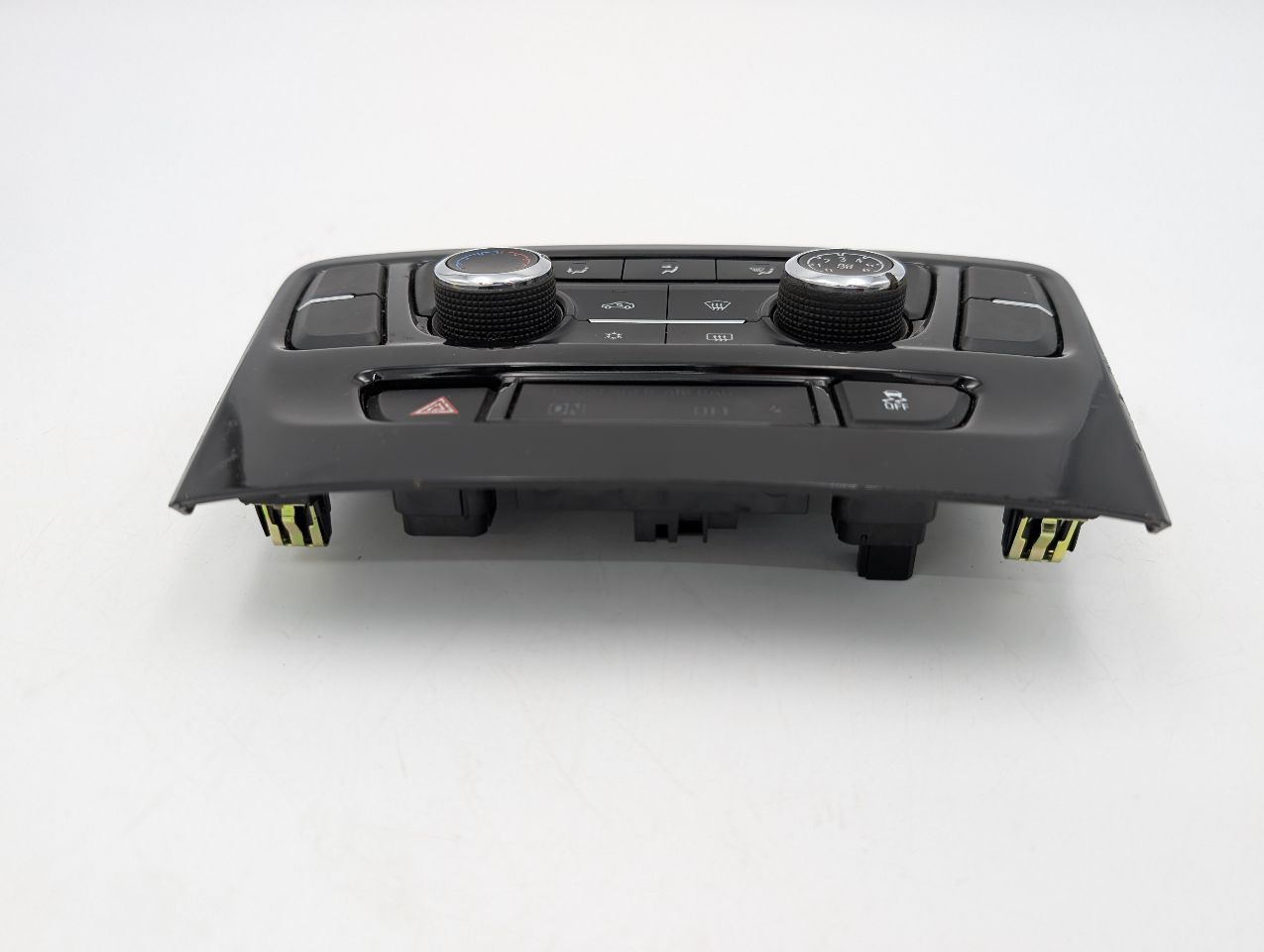 2018 BUICK ENCORE 1.4L 4cyl Turbo Gasoline TEMP CONTROL - 349302 — photo 3