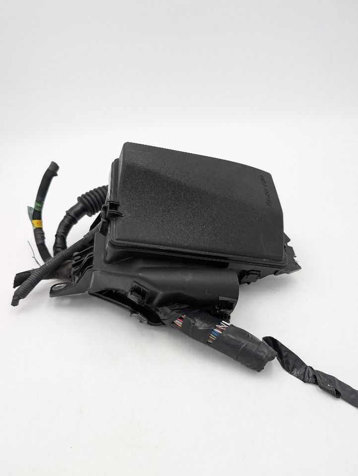 2016 LEXUS IS350 6cyl Gasoline 3.5 Left Fuse Box, Engine - 349457 — photo 6