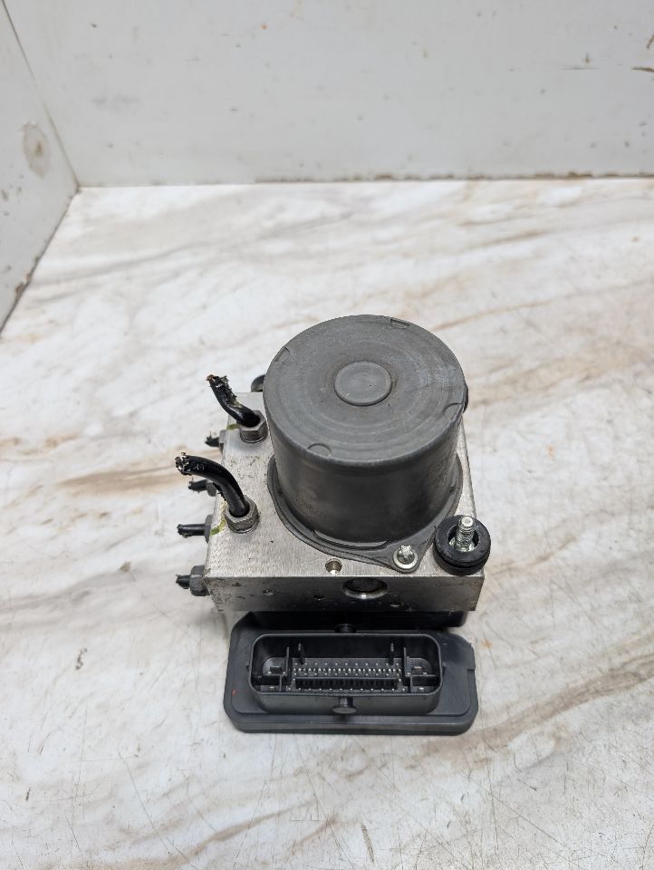 2016 DODGE PROMASTER 1500 VAN 3.6L 6cyl VVT Anti-lock Brake Pts - 349784 — photo 3