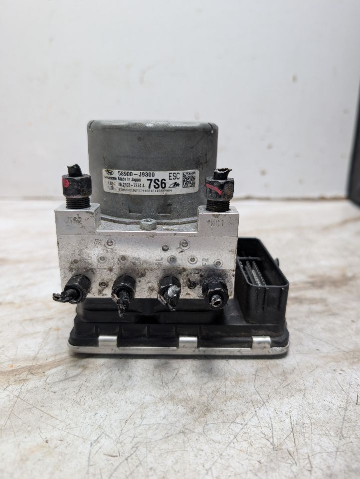 2022 HYUNDAI KONA 2.0L 4cyl Gasoline VVT Anti-lock Brake Pts - 349785 — photo 4