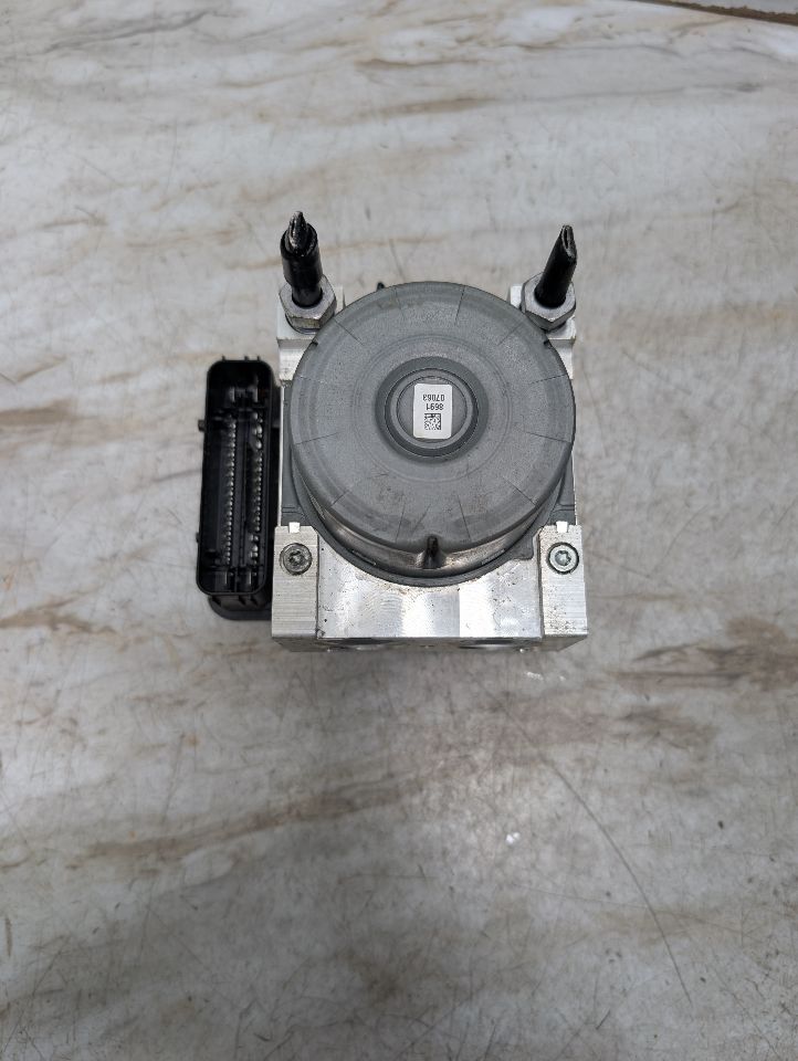 2016 FORD MUSTANG 6cyl Gasoline 3.7 Anti-lock Brake Pts - 349866