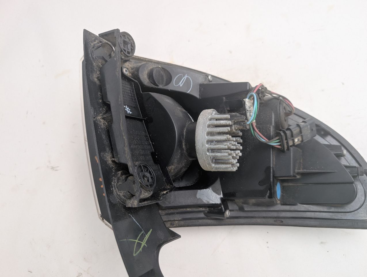 2013 GMC ACADIA 6cyl Gasoline 3.6 Right TAIL LAMP - 351385 — photo 4