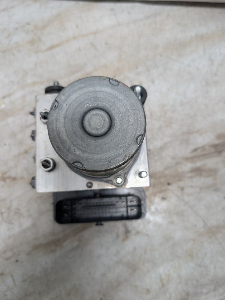 2024 DODGE PROMASTER 1500 VAN 3.6L 6cyl Gasoline Anti-lock Brake Pts - 351512 — photo 4