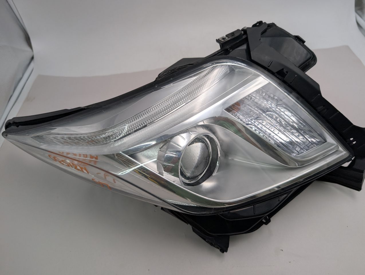 2014 CADILLAC XTS 6cyl Gasoline 3.6 Left HEADLAMP ASSEMBLY - 351867 — photo 2