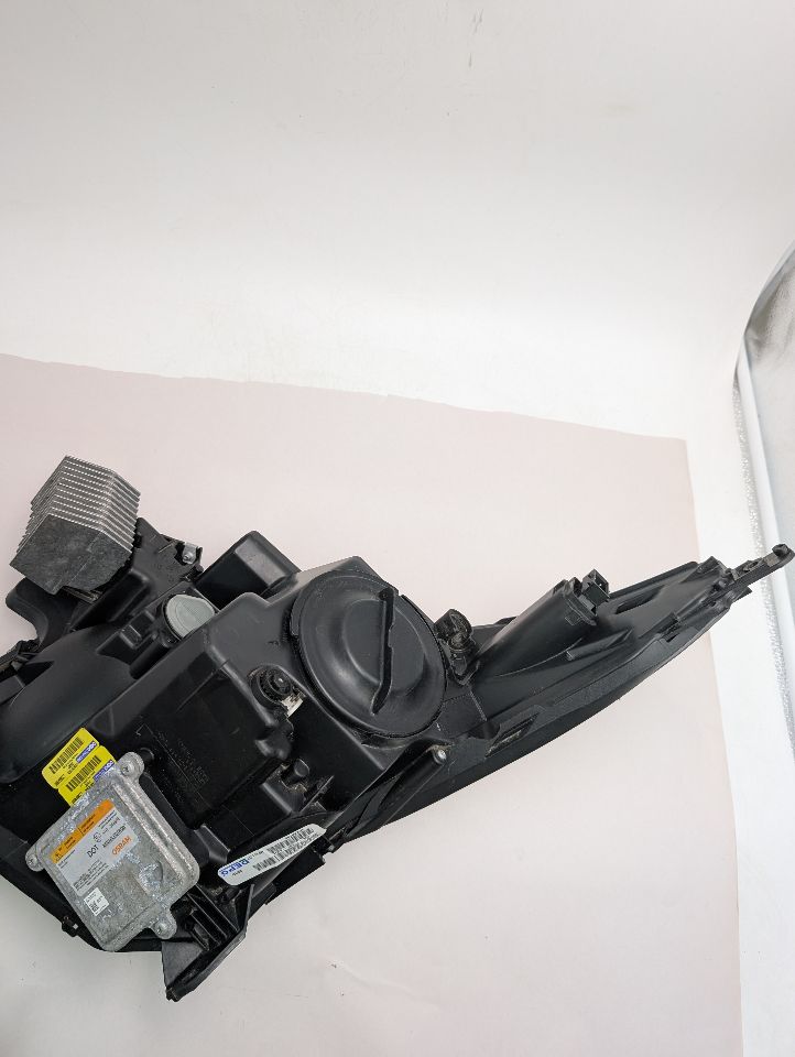 2014 CADILLAC XTS 6cyl Gasoline 3.6 Left HEADLAMP ASSEMBLY - 351867 — photo 5