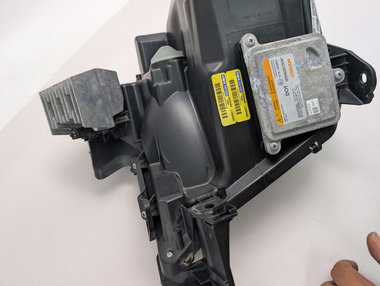 2014 CADILLAC XTS 6cyl Gasoline 3.6 Left HEADLAMP ASSEMBLY - 351867 — photo 6