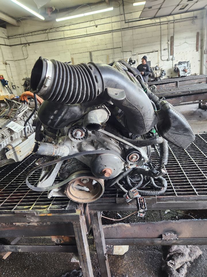 2012 CHEVROLET TAHOE 8cyl hybrid 6.0 liter ENGINE ASSEMBLY - 352155 — photo 5