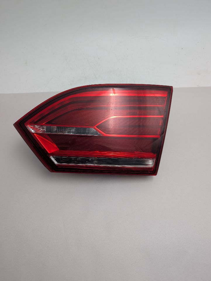 2014 VOLKSWAGEN JETTA 1.4L 4cyl Turbo Hybrid Right TAIL LAMP - 352188