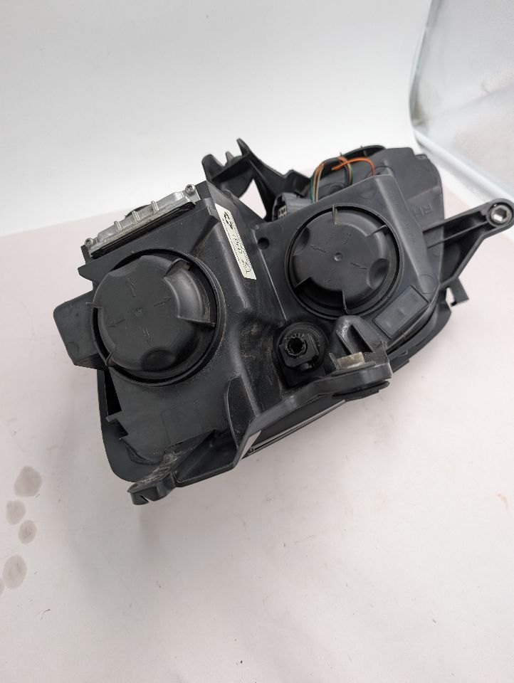 2009 GMC ACADIA 6cyl Gasoline 3.6 Right HEADLAMP ASSEMBLY - 352220 — photo 6