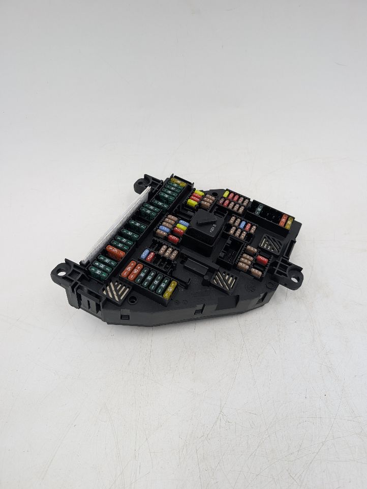 2011 BMW 750i 8cyl Gasoline Turbo 4.4 Fuse Box, Engine - 352296