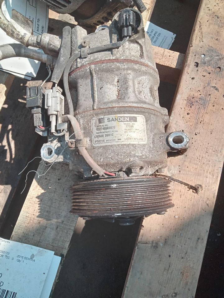 2016 NISSAN SENTRA 4cyl Gasoline 1.8 AC COMPRESSOR - 352730