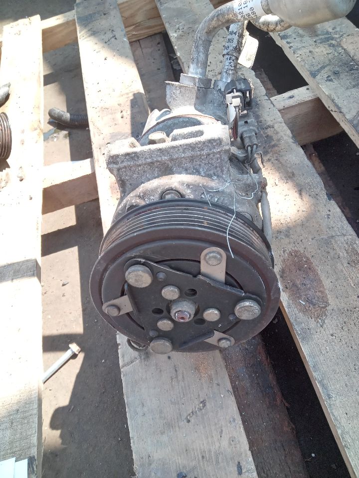 2016 NISSAN SENTRA 4cyl Gasoline 1.8 AC COMPRESSOR - 352730 — photo 2