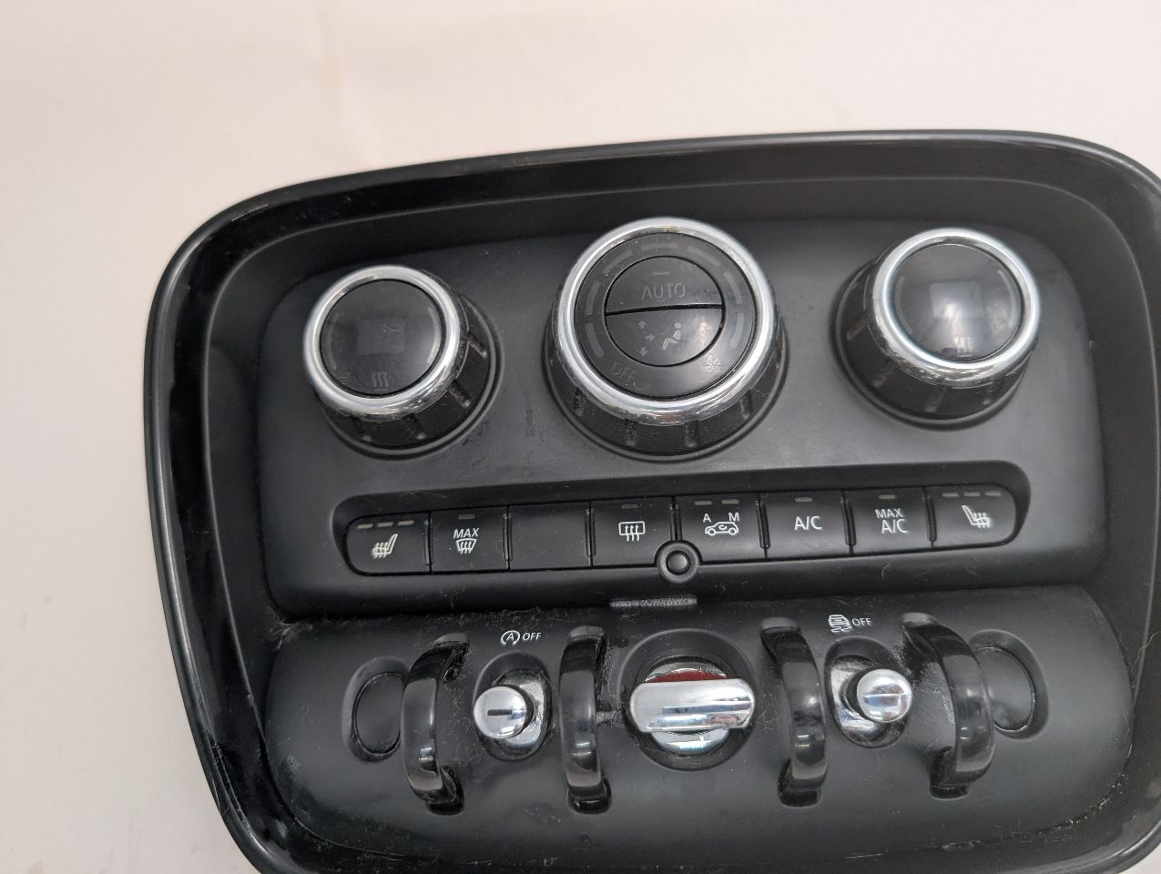 2016 MINI COOPER CLUBMAN 3cyl gasoline turbo 1.5 TEMP CONTROL - 353419 — photo 4