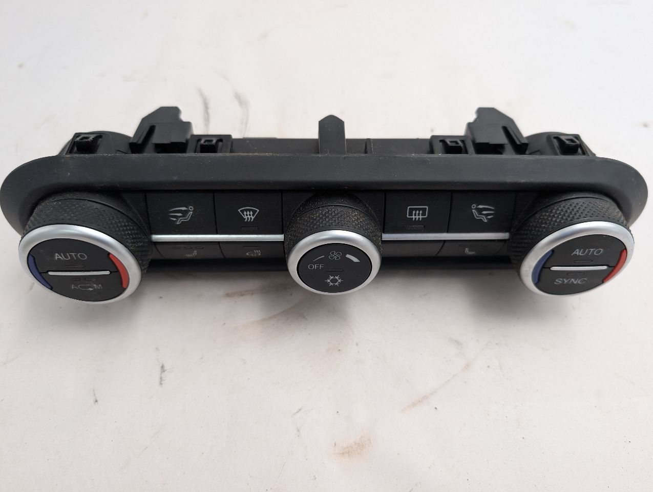 2017 ALFA-ROMEO GIULIA 2.0L 4cyl Turbo Gasoline TEMP CONTROL - 353444 — photo 3