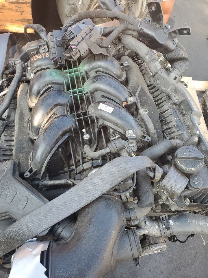 2015 KIA K900 8cyl Gasoline 5.0 ENGINE ASSEMBLY - 353998 — photo 4
