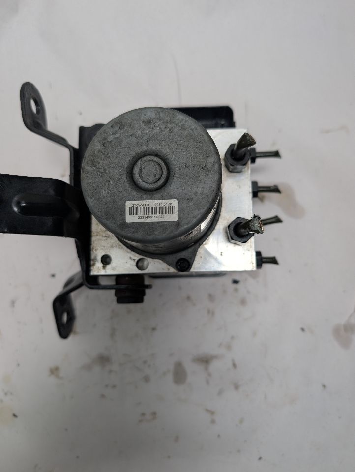 2015 KIA K900 8cyl Gasoline 5.0 Anti-lock Brake Pts - 354003 — photo 4