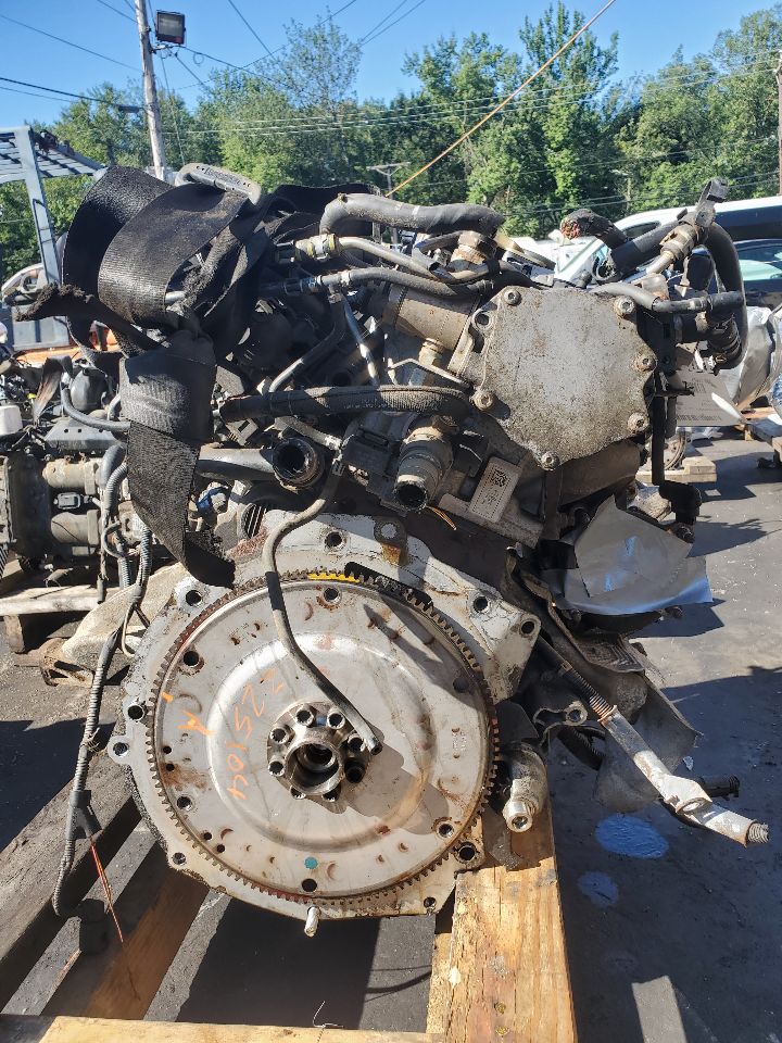 2009 AUDI A4 4cyl Gasoline Turbo 2.0 ENGINE ASSEMBLY - 354545 — photo 3
