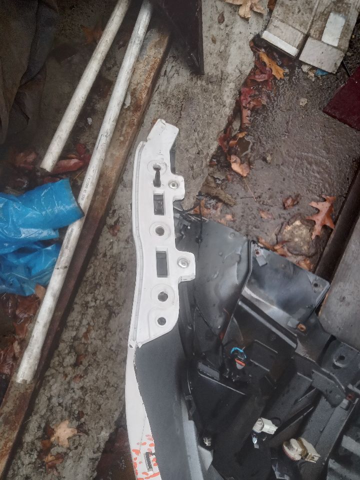 2014 FORD ESCAPE 4cyl 2.0 EcoBoost BUMPER ASSY, FRONT - 354830 — photo 6