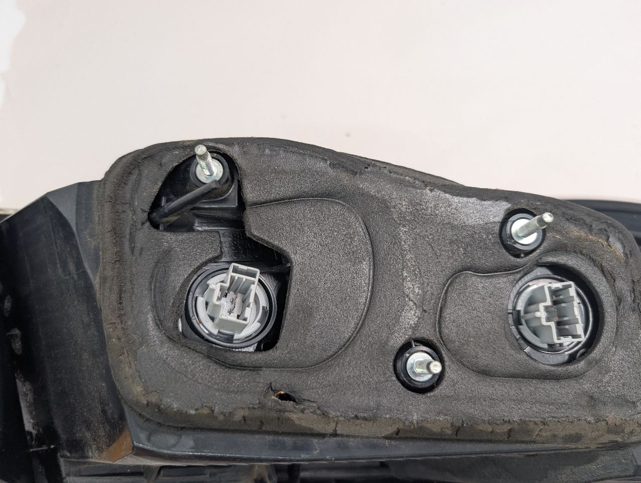2010 MAZDA 3 4cyl Gasoline 2.0 Right TAIL LAMP - 354892 — photo 4