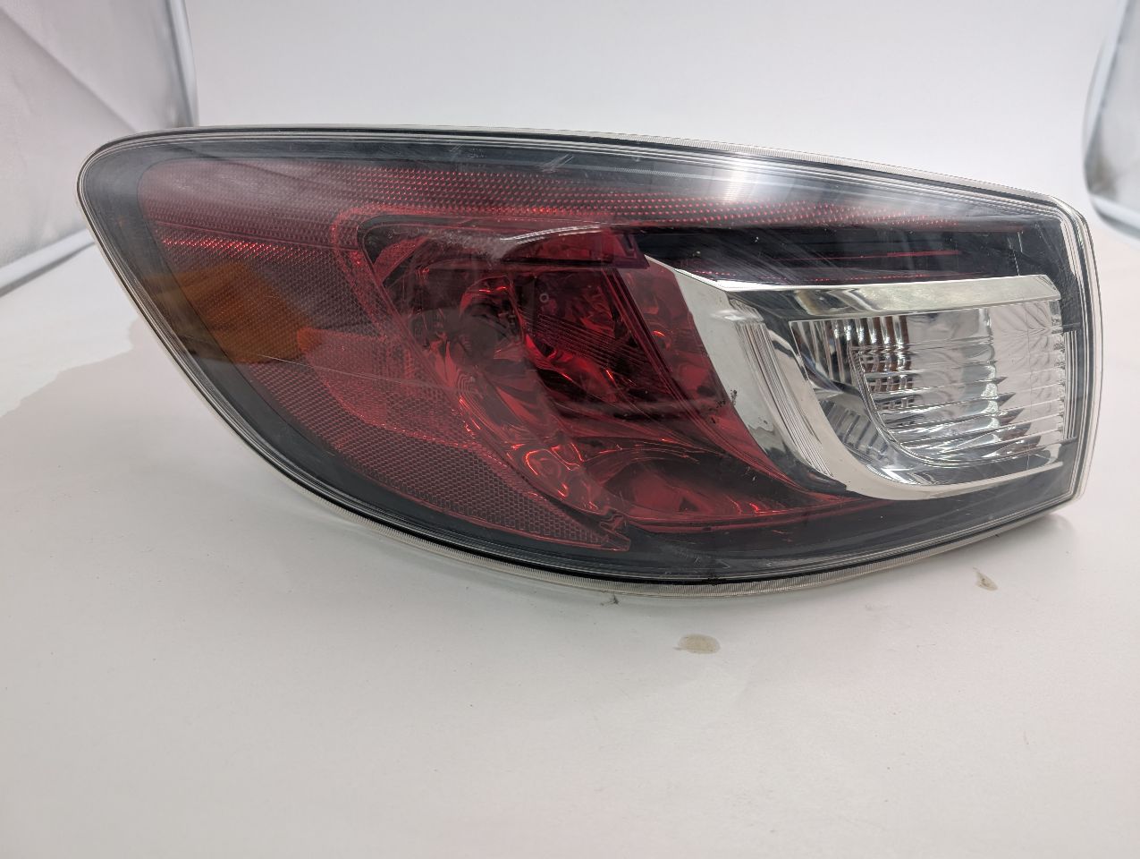 2010 MAZDA 3 4cyl Gasoline 2.0 Left TAIL LAMP - 354893 — photo 2