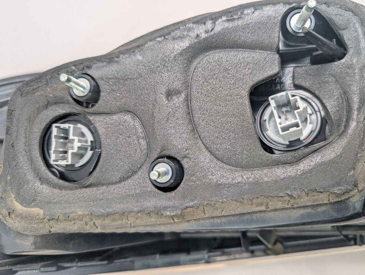 2010 MAZDA 3 4cyl Gasoline 2.0 Left TAIL LAMP - 354893 — photo 5