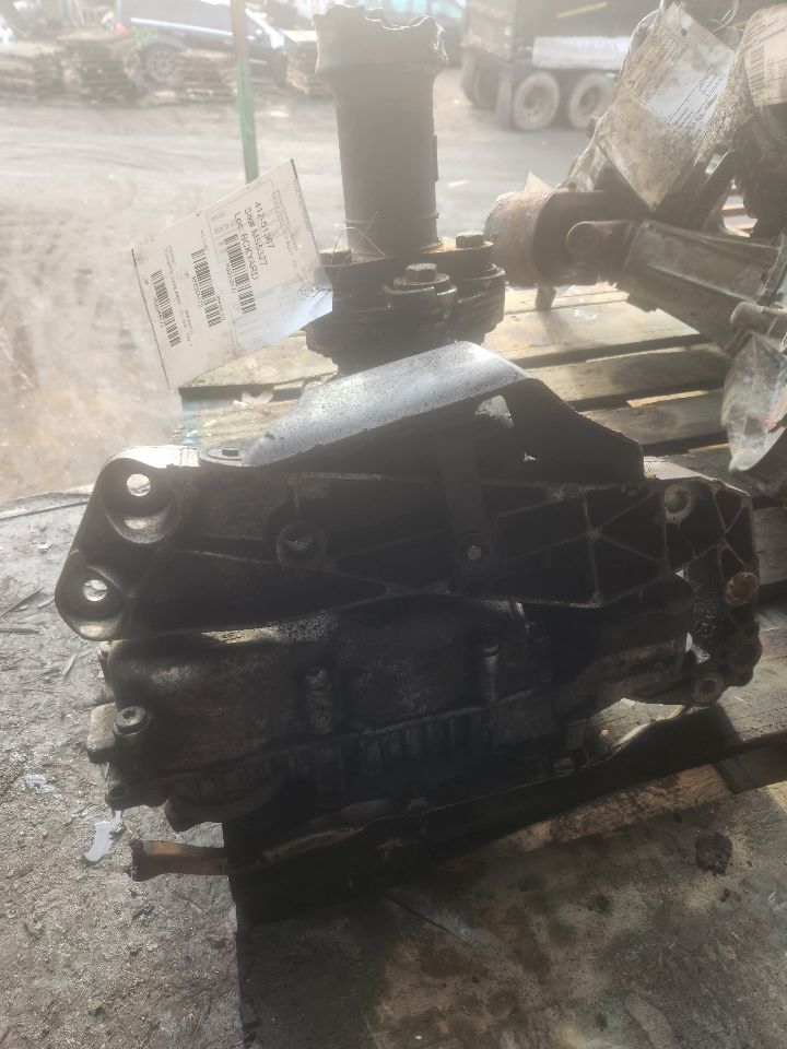2012 BMW 750i 8cyl Gasoline Turbo 4.4 TRANSFER CASE ASSY - 355172 — photo 1