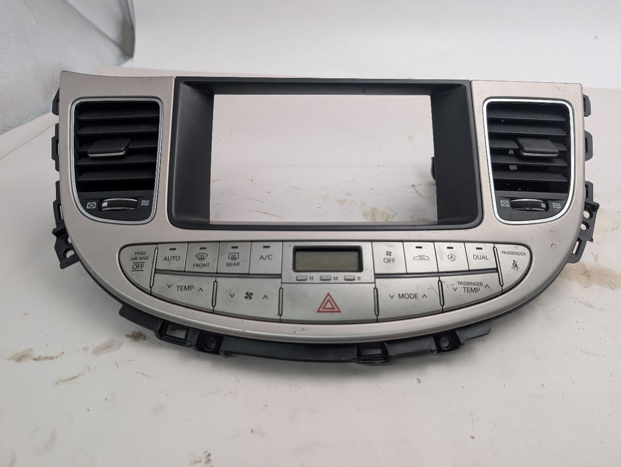 2009 HYUNDAI GENESIS 6cyl Gasoline 3.8 TEMP CONTROL - 355256 — photo 2