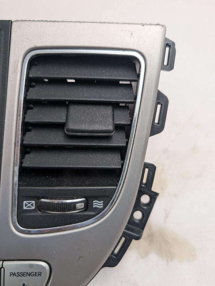 2009 HYUNDAI GENESIS 6cyl Gasoline 3.8 TEMP CONTROL - 355256 — photo 4