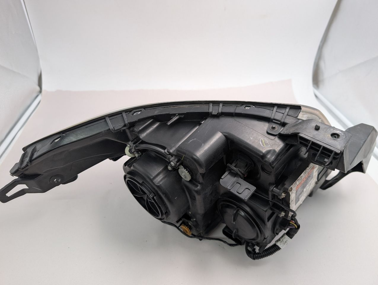 2014 CADILLAC SRX 6 Cyl Gasoline 3.6 DI Left HEADLAMP ASSEMBLY - 355357 — photo 3