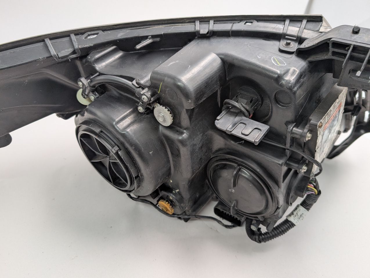 2014 CADILLAC SRX 6 Cyl Gasoline 3.6 DI Left HEADLAMP ASSEMBLY - 355357 — photo 4