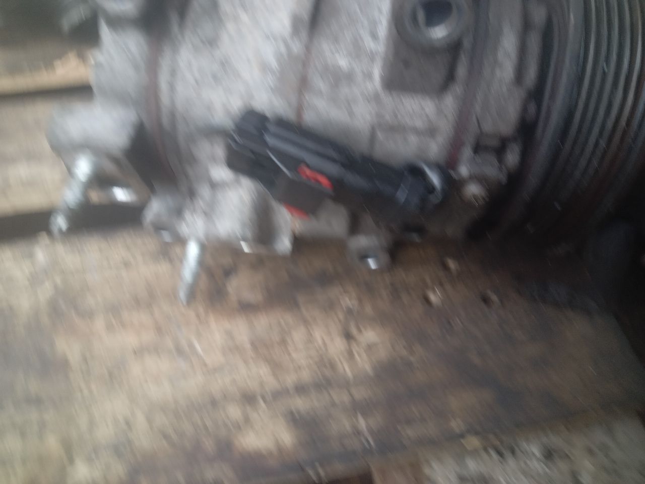 2013 DODGE CARAVAN AC COMPRESSOR - 355638 — photo 2